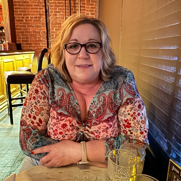 Meet your Posher, April - Picture 4 of 8